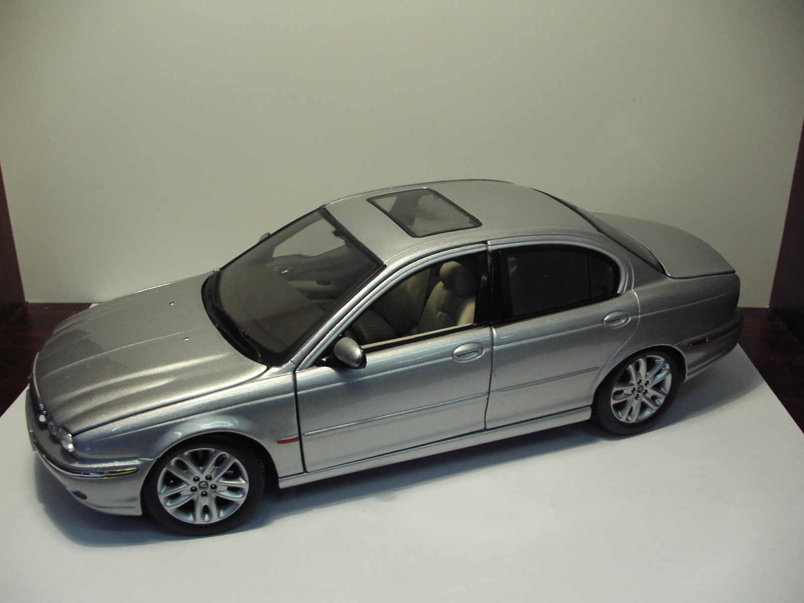 JAGUAR X-TYPE