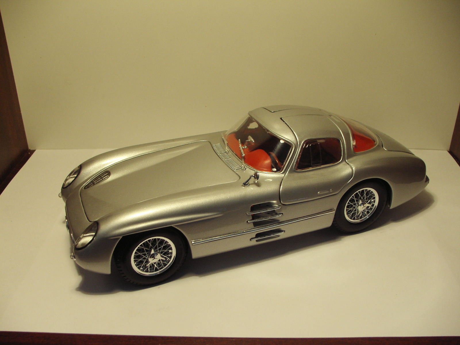 MERCEDES - BENZ 300 SLR COUPE UHLENHAUT