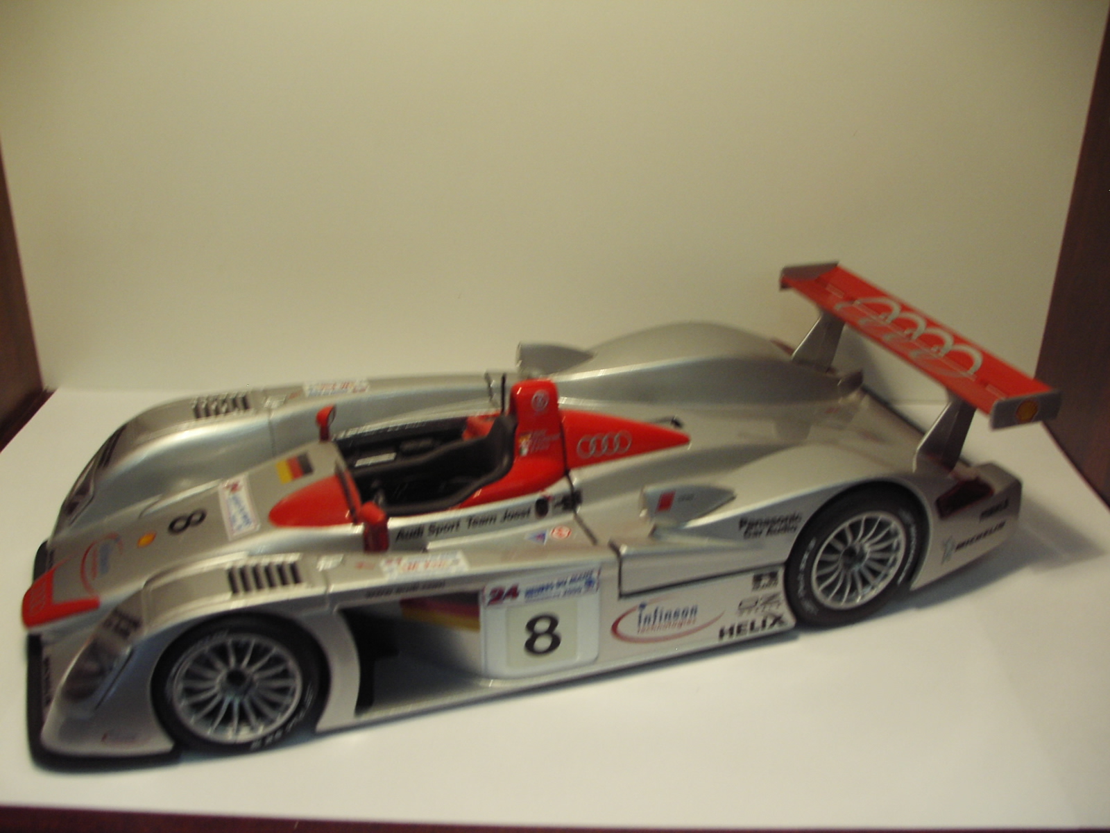 AUDI R8 LeMANS rok 2000